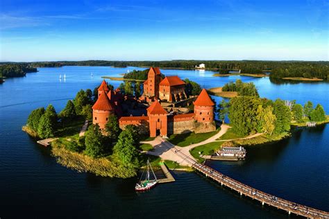 trakai island castle lithuania.